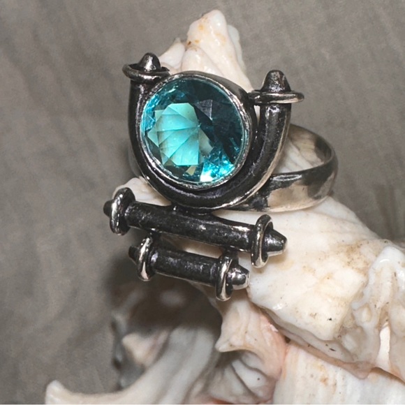 Modern Blue Topaz handmade 925 statement Ring - Picture 7 of 13